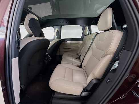 New 2025 Volvo EX90 Plus image 25