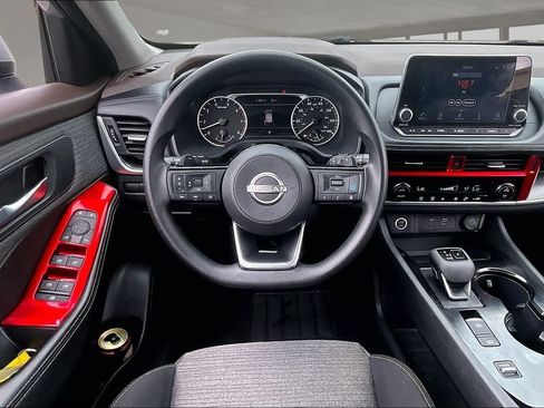 Used 2023 Nissan Rogue SV FWD image 8