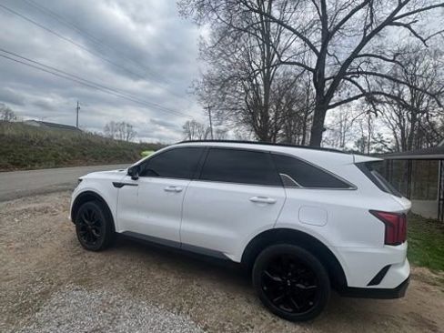 Used 2021 Kia Sorento SX image 2