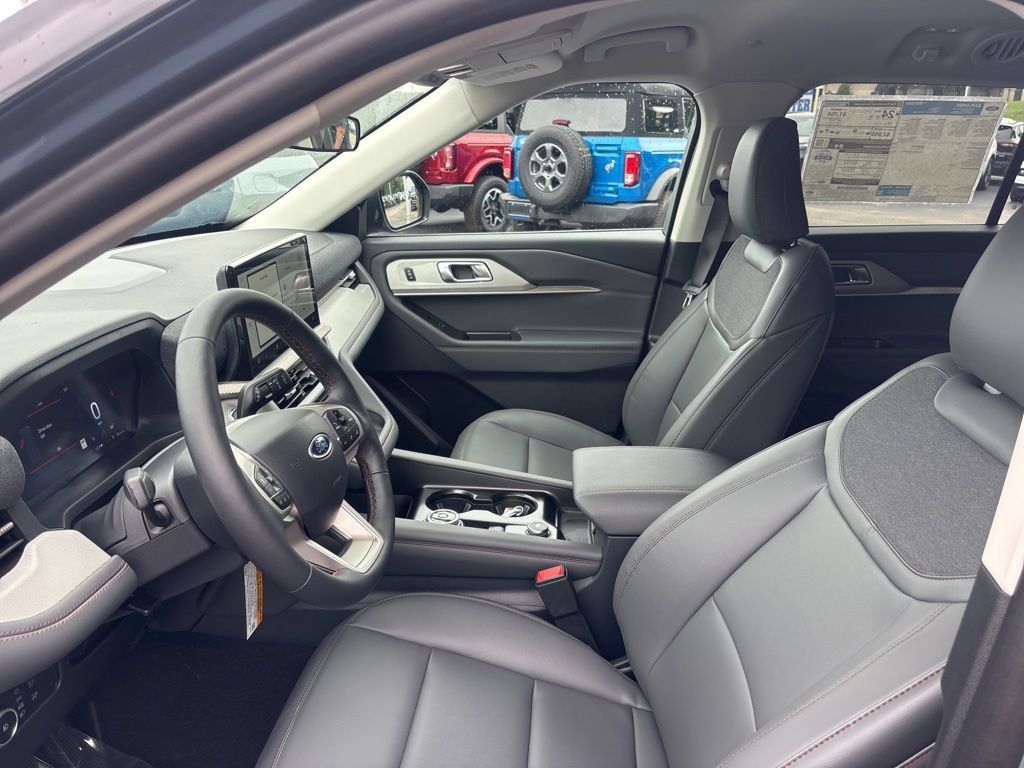 New 2026 Ford Explorer Active w/ Active Comfort Package RWD image 21