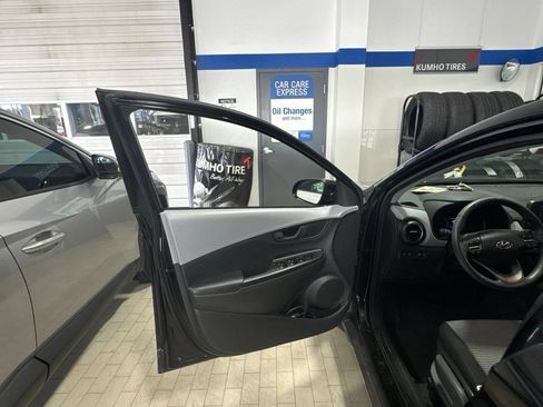 Used 2021 Hyundai Kona SEL FWD image 11