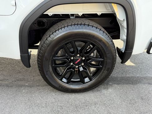 New 2026 GMC Sierra 1500 Elevation image 10