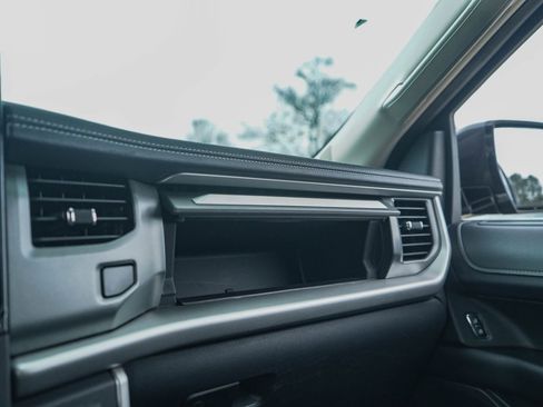 Used 2023 Ford Expedition Max XLT image 18