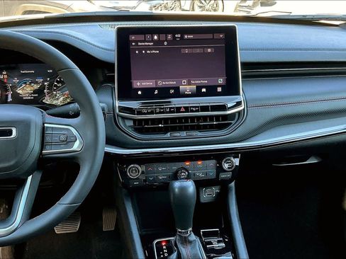 Used 2023 Jeep Compass Trailhawk image 6