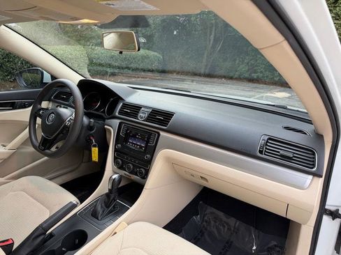 Used 2017 Volkswagen Passat 1.8T S image 25