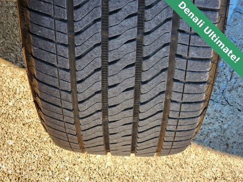 Used 2025 GMC Sierra 1500 Denali Ultimate image 11