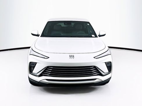 Used 2025 Buick Envista Preferred image 2