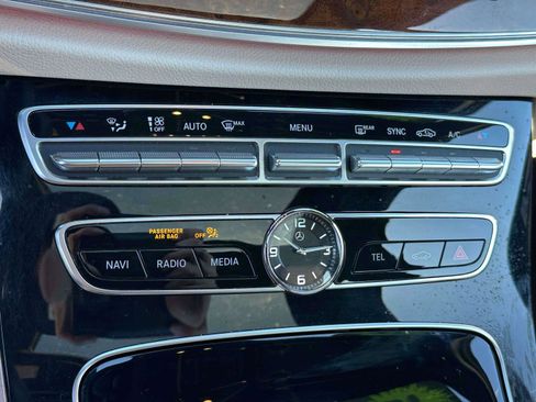 Used 2017 Mercedes-Benz E 300 4MATIC image 29