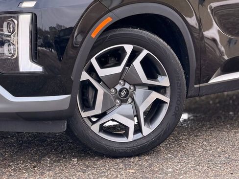 Used 2023 Hyundai Palisade Limited w/ Cargo Package image 2