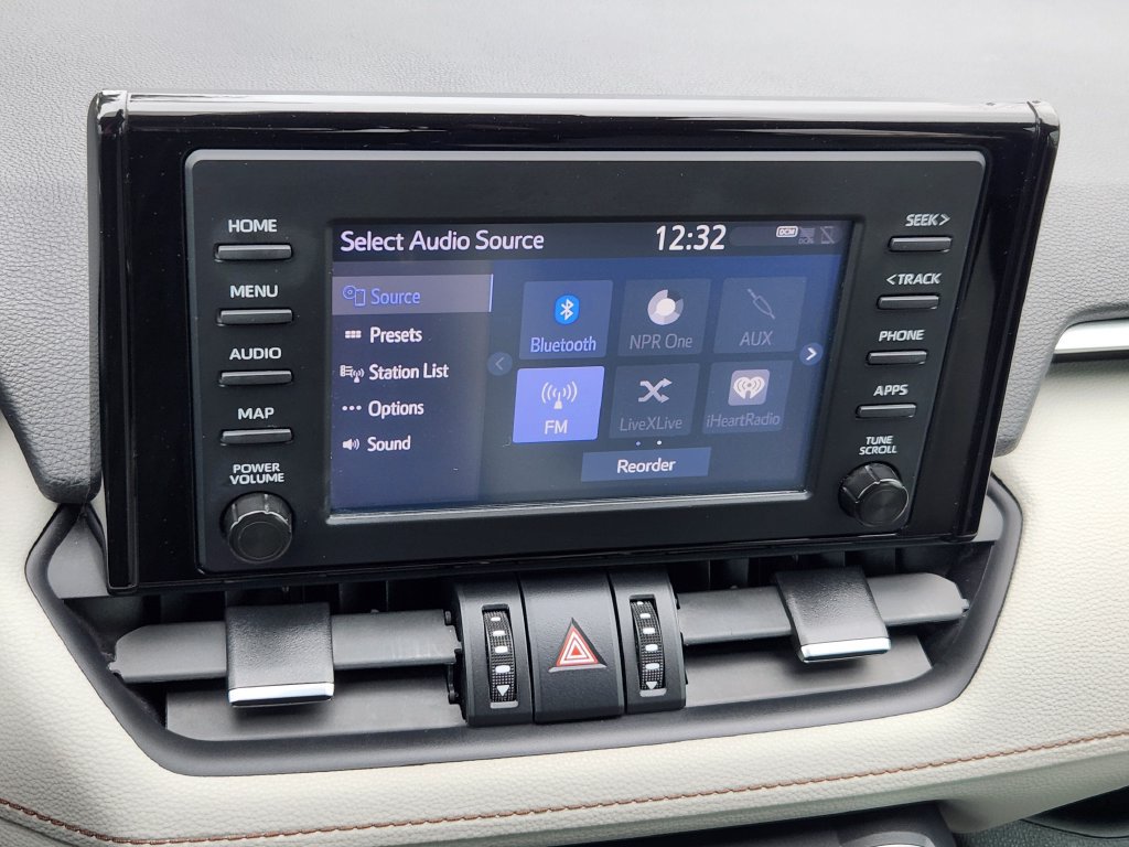 Used 2019 Toyota RAV4 XLE Premium w/ Cold Weather Package AWD/4WD image 8