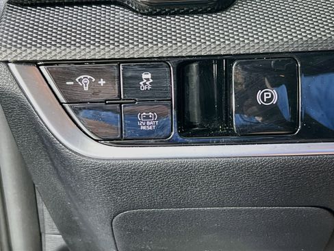 Used 2023 Kia Sportage LX AWD/4WD image 10