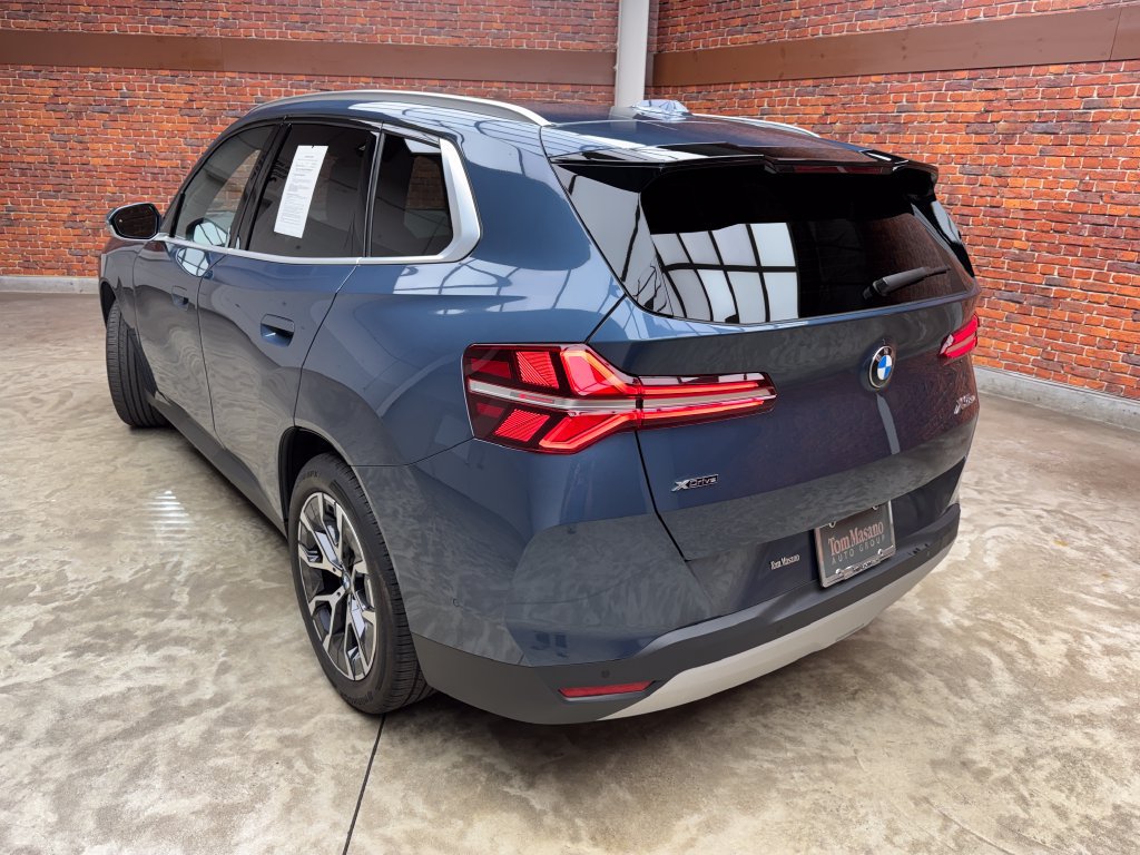 Certified 2025 BMW X3 xDrive30i w/ Premium Package AWD/4WD image 2