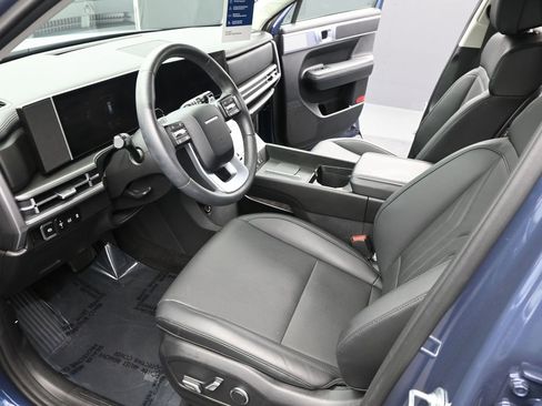 Certified 2025 Hyundai Santa Fe SEL image 19