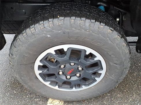 Used 2024 Toyota Tacoma TRD Off-Road image 6