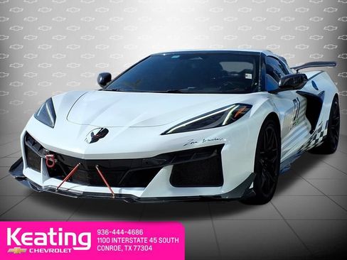 Used 2025 Chevrolet Corvette Z06 RWD image 8