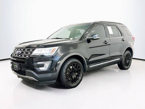 Used 2016 Ford Explorer XLT w/ Equipment Group 202A AWD/4WD image 3