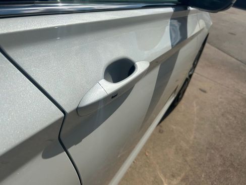 Used 2025 Volkswagen Jetta SE w/ Sunroof Package image 34