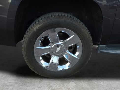 Used 2016 Chevrolet Suburban LT AWD/4WD image 25