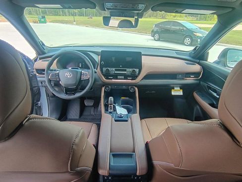 New 2026 Toyota Grand Highlander AWD Hybrid image 16