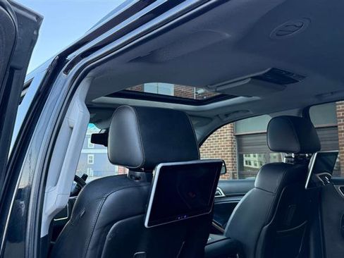 Used 2015 GMC Yukon XL Denali w/ Premium Package image 34