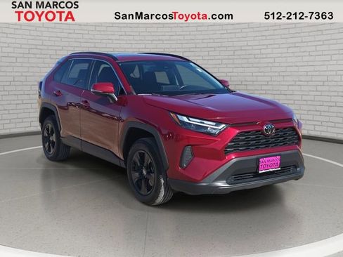 Used 2022 Toyota RAV4 XLE w/ Convenience Package image 3