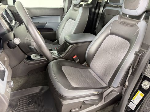 Used 2017 Chevrolet Colorado Z71 RWD image 5