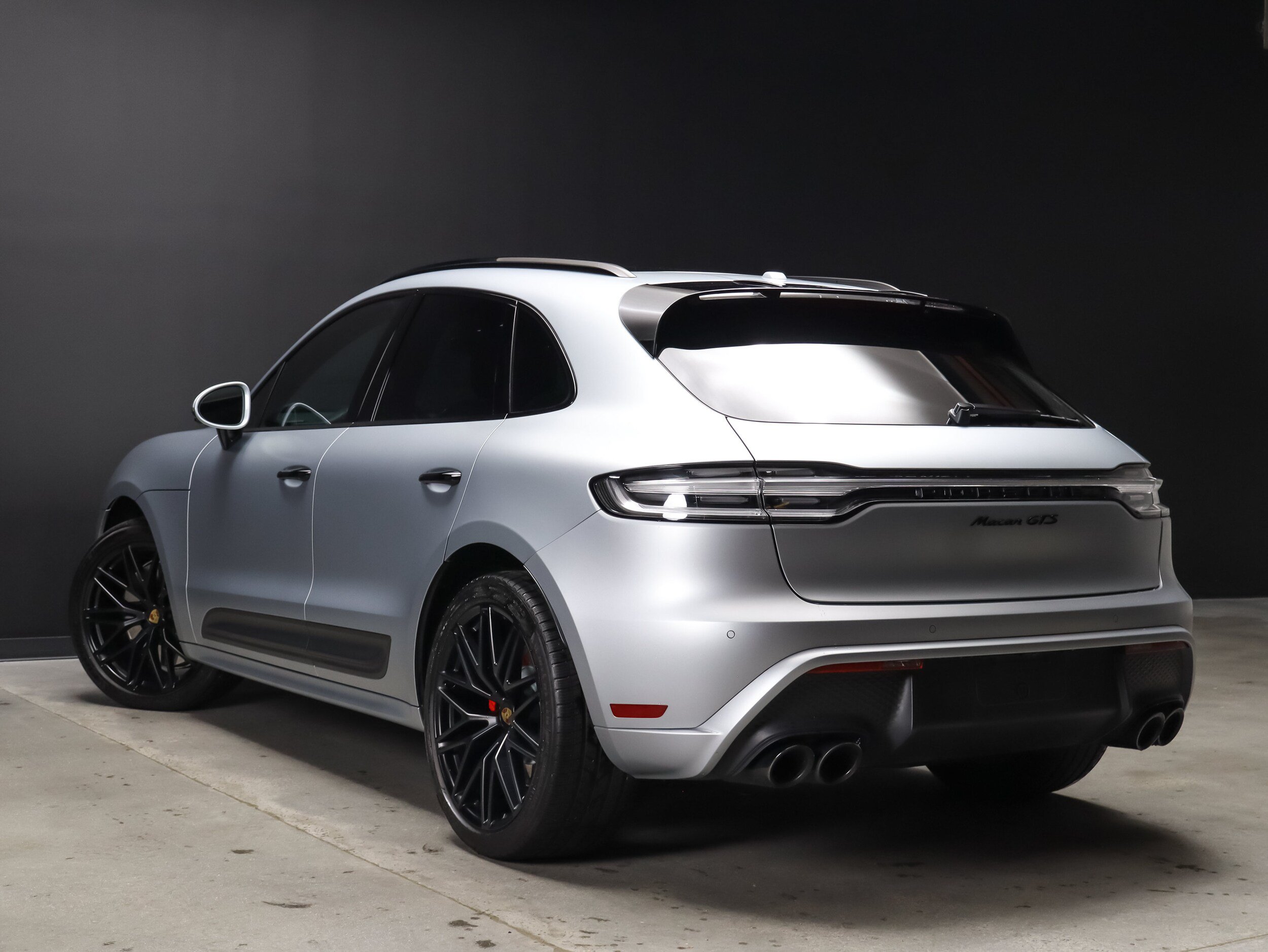 Certified 2025 Porsche Macan GTS AWD/4WD image 2