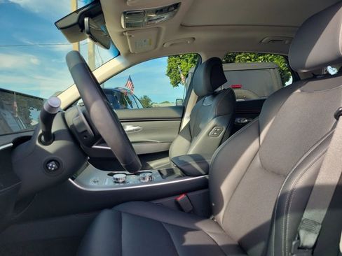 Used 2026 Genesis GV70 2.5T Select image 18