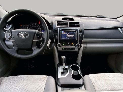Used 2013 Toyota Camry LE FWD image 14