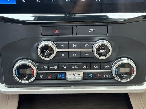 Used 2023 Ford Expedition Max Limited image 21