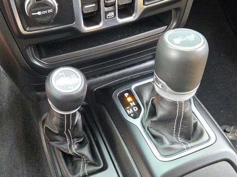 Used 2023 Jeep Wrangler Unlimited Sahara w/ Cold Weather Group AWD/4WD image 27