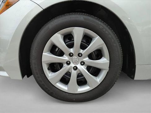 Used 2025 Toyota Corolla LE FWD image 23