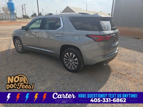 Used 2023 Chevrolet Traverse Premier FWD image 7