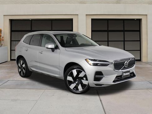Certified 2023 Volvo XC60 T8 Plus AWD/4WD image 34