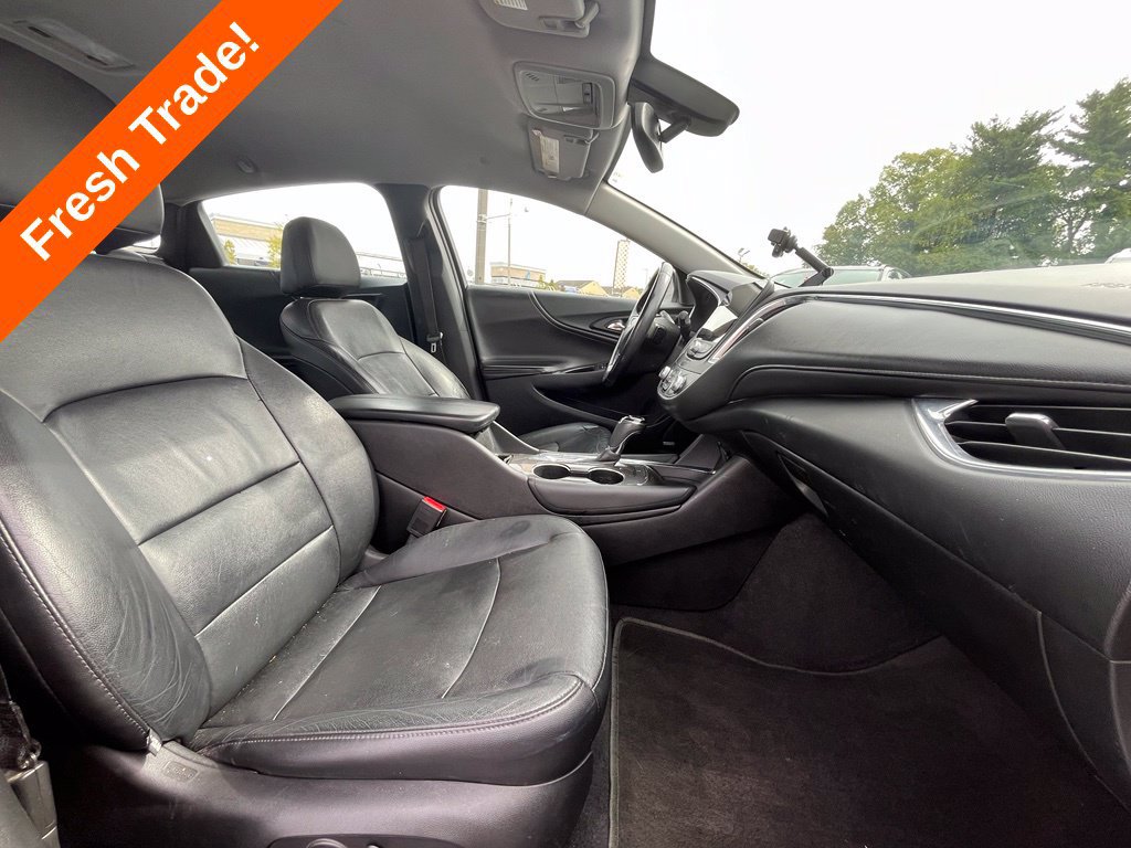 Used 2016 Chevrolet Malibu LT w/ Leather Package FWD image 33
