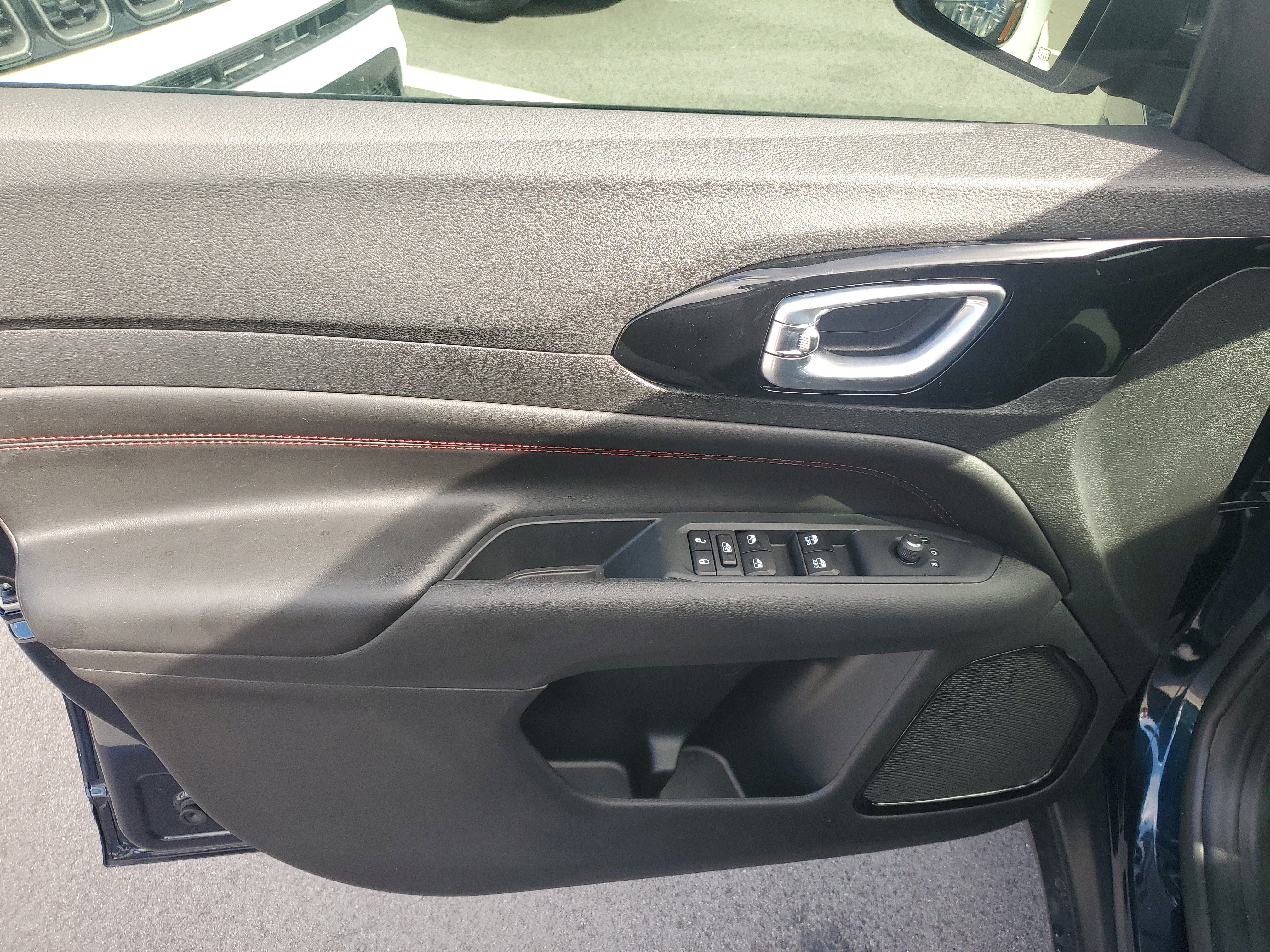 New 2026 Jeep Compass Trailhawk AWD/4WD image 14