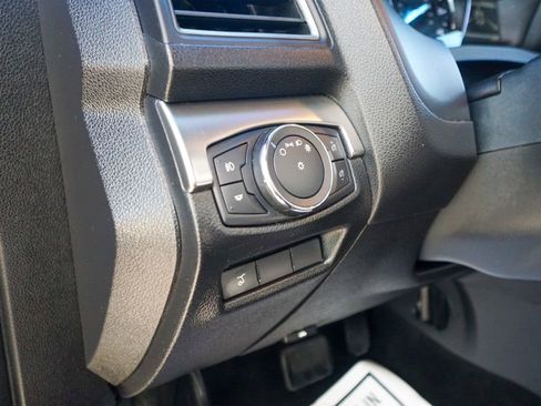 Used 2018 Ford Explorer XLT w/ Equipment Group 202A image 19