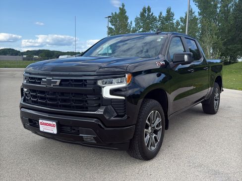 Used 2024 Chevrolet Silverado 1500 RST w/ Convenience Package II AWD/4WD image 2