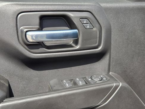 Used 2025 Chevrolet Silverado 1500 Custom Trail Boss AWD/4WD image 11