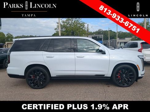 Used 2026 Cadillac Escalade Platinum Sport AWD/4WD image 3