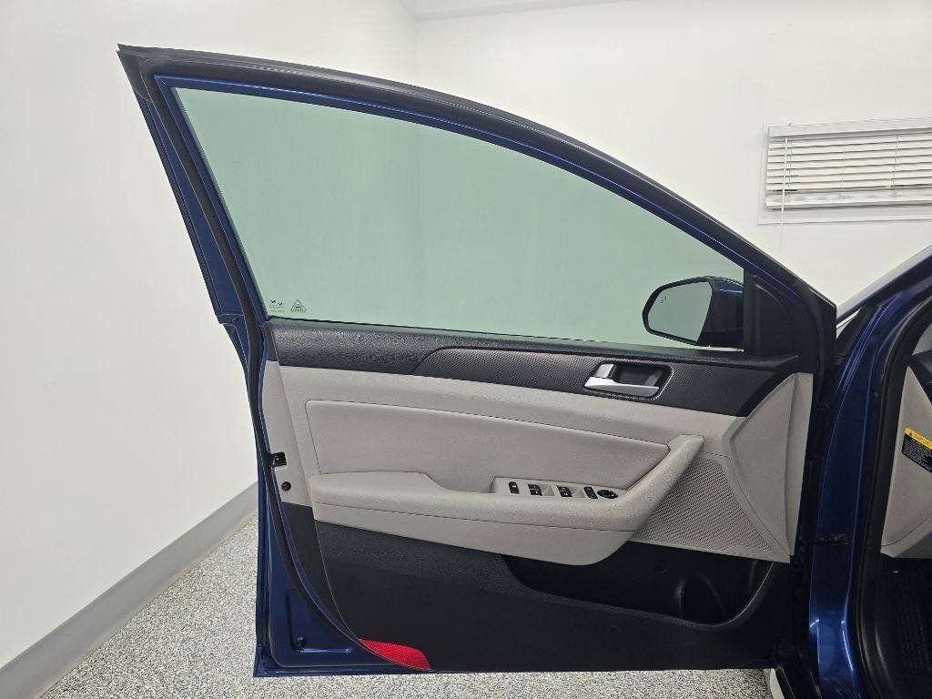 Used 2016 Hyundai Sonata Sport w/ Option Group 02 FWD image 26