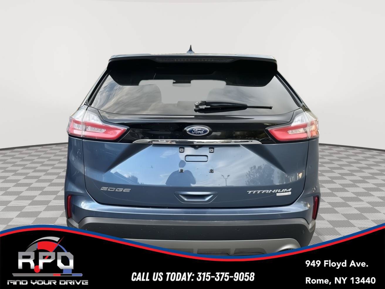 Used 2019 Ford Edge Titanium w/ Cold Weather Package AWD/4WD image 3