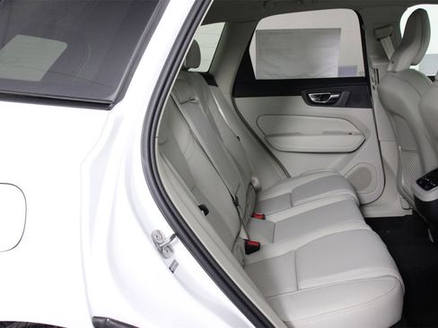 New 2026 Volvo XC60 B5 Ultra w/ Climate Package PRO image 11