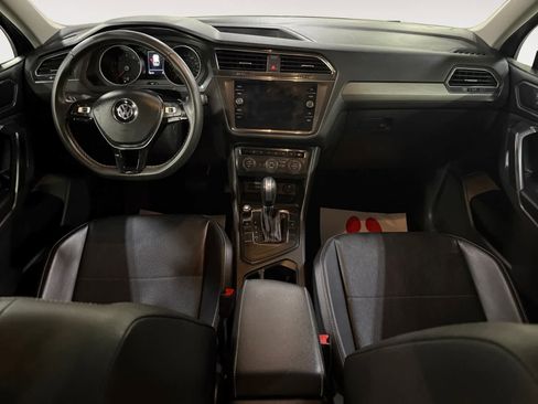 Used 2021 Volkswagen Tiguan SE image 17