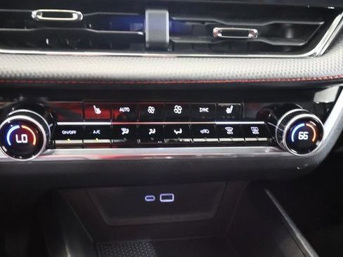Used 2025 Chevrolet Equinox RS AWD/4WD image 21