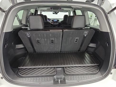 Used 2022 Honda Pilot Touring image 39