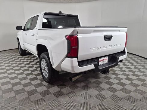 Used 2025 Toyota Tacoma SR5 RWD image 5