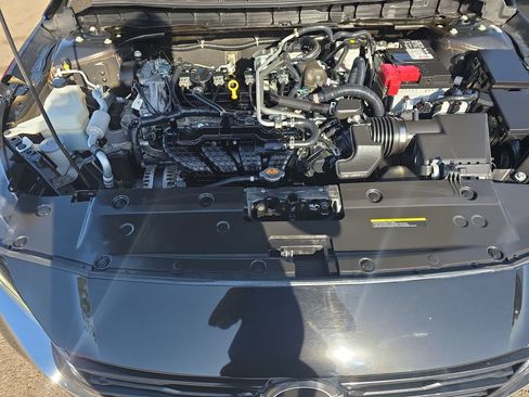 Used 2024 Nissan Altima 2.5 SV FWD image 18