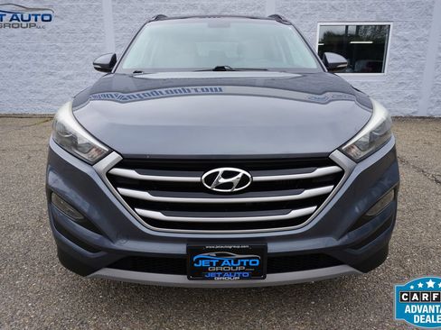 Used 2018 Hyundai Tucson Value AWD/4WD image 2