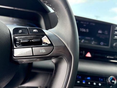 Certified 2025 Hyundai Elantra Sport FWD image 9